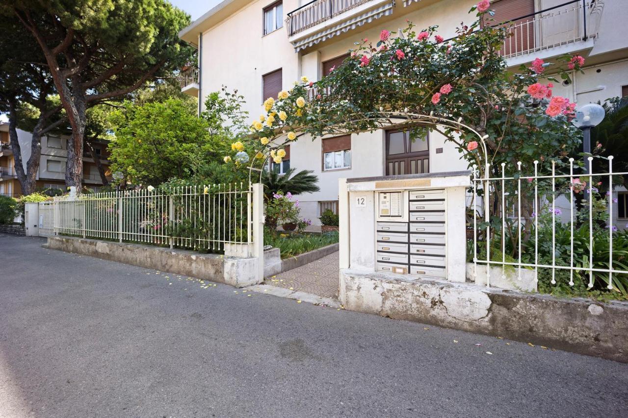 Casa Serena 12 Bordighera Exterior foto
